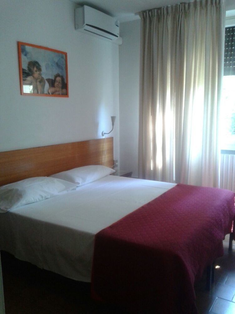 Hotel Malta มิลาน ภายนอก รูปภาพ